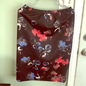 Flowered pencil skirt.